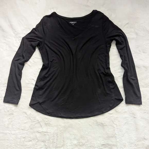 *2 For $20*  NWOT Reitmans R Essentials V Neck Top - Picture 5 of 8